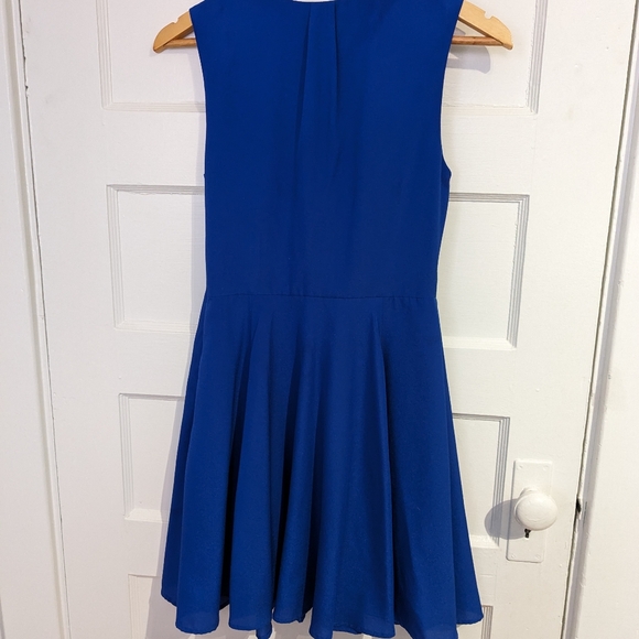 Express Keyhole Cocktail Dress - Picture 2 of 2